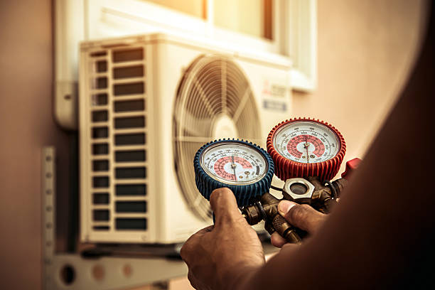 Professional Hvac Installation technician working in Hamburg, IA